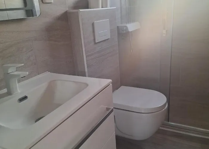 アパート Alemka Janjina